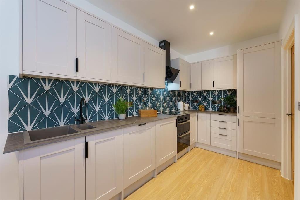 Lilyturf - 2 Bedroom Luxury Apartment By Mint Stays Bristol Esterno foto
